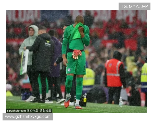 曼联门将拉门斯凌晨1点仍在健身房加练展现职业精神 曼联门将拉门斯凌晨1点仍在健身房加练展现职业精神